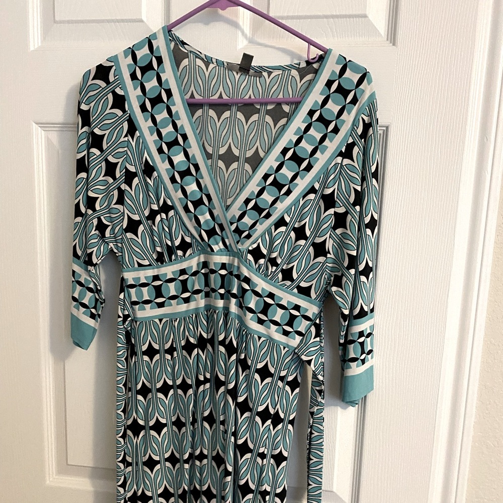 Retro knee length dress.
